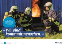 Jan Traulsen (rechts) und zwei Kameraden am Brandübungscontainer