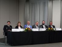 In einer abschließenden Diskussionsrunde standen alle Referierenden den Gästen für weiterführende Fragen zur Verfügung. (Bild: Jens-Oliver Mohr / HFUK Nord)