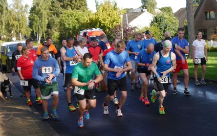 Der Startschuss für die 9,5km-Strecke ist soeben erfolgt (Quelle: KFV Segeberg/Turtun).