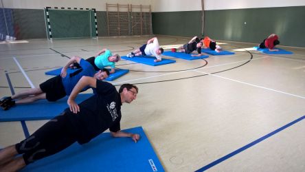 Sporteinheit für drinnen: Kräftigung für den gesamten Körper