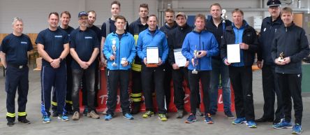 Glückliche Gesichter gab es bei der Siegerehrung des Feuerwehrlaufs in Rendsburg reichlich.