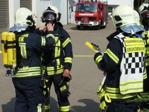 Das neue Medienpaket thematisiert die Grundsätze für einen sicheren Feuerwehrdienst. (Foto: FUK Mitte / Frank Seidel)