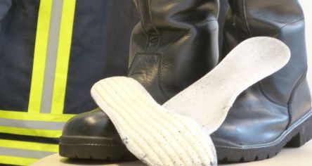 Orthopädische Einlegesohlen für Feuerwehrstiefel müssen vom Stiefelhersteller zugelassen sein. (Foto: HFUK Nord / Christian Heinz)