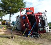 Feuerwehrleute teils schwer verletzt: Immer wieder Unfälle mit Einsatzfahrzeugen