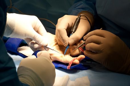 Bei Verletzungen an den Händen sind die Spezialisten der Handchirurgie gefragt. (Foto: BG Klinikum Hamburg)