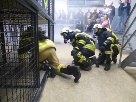 Praktische Atemschutzvorführung im Rahmen eines Ärzteseminares. (Bild: Jürgen Kalweit / HFUK Nord)