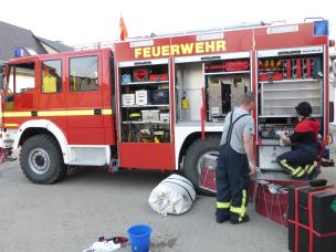 Zum sicherheitsgerechten Betreiben von Feuerwehrfahrzeugen gehören regelmäßige, vorbildliche Wartung und Pflege. (Bild: Christian Heinz / HFUK Nord)