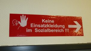 Kennzeichnung der Trennung zwischen "Schwarz"- und "Weiß"-Bereich (Bild: Christian Heinz / HFUK Nord)