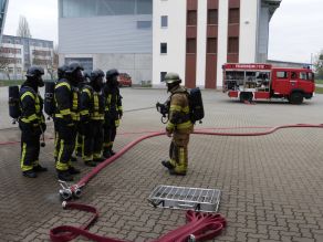 Für eine Feuerwehrübung vorab eine Gefährdungsbeurteilung online durchführen – mit dem neuen Modul der Software „Riskoo“ kein Problem. (Foto: Christian Heinz / HFUK Nord)