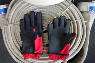 Einzelne Finger sind gekürzt, um einen angepassten Fingerhandschuh herzustellen. (Bild: Firma Seiz)