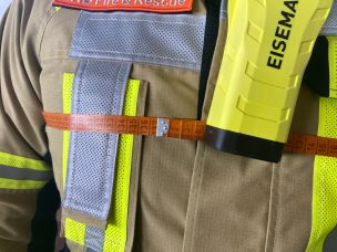 Durch die PSA kann der Brustumfang schnell größer werden als die maximal vorgegebene Größe von 135 cm. (Bild: Ulf Heller / HFUK Nord)