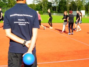 Die HFUK Nord unterstützt den Dienstsport in den Feuerwehren mit dem Projekt "FitForFire-Anschubkurs". (Bild: Jens-Oliver Mohr / HFUK Nord)
