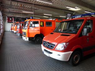 Die Unternehmerin bzw. die Wehrführung muss regelmäßig die Führerscheine der Fahrenden von Einsatzfahrzeugen kontrollieren. (Bild: Christian Heinz / HFUK Nord)