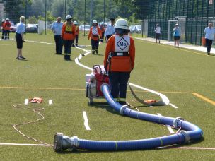 Zu den dienstlichen Veranstaltungen gehören auch Vergleichswettbewerbe innerhalb der Feuerwehren. (Bild: Christian Heinz / HFUK Nord)