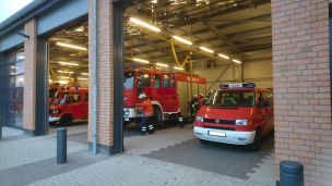 Beleuchtung der Verkehrswege in der Fahrzeughalle (Bild: Frank Stemmer / FUK Mitte)