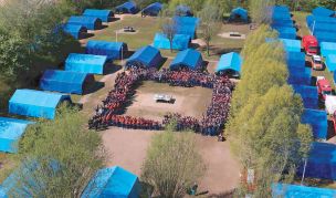 Zeltlager sind eine beliebte Sommeraktivität in den Jugendfeuerwehren. Manche Touren gehen ins Ausland. Der Versicherungsschutz reist mit, doch es gibt Spielregeln. (Bild: Melf Behrens)