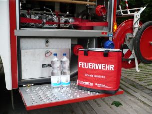 Einsatzgetränke sollten immer zur Verfügung stehen. Sie können gut z.B. in einer Tasche hygienisch und transportsicher verstaut werden. (Bild: Christian Heinz / HFUK Nord)
