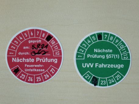 Ein Prüfaufkleber ("Plakette") enthält den Hinweis auf die nächste Prüfung. (Bild: Jürgen Kalweit / HFUK Nord)