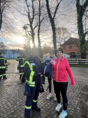 Weiter geht´s für den Laufrucksack mit der FF Blocksdorf im Amt Nortorfer Land (Bild: Sonja Ruge / FF Blocksdorf)