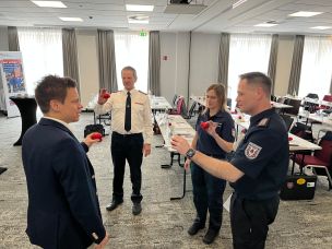 Mit der richtigen Technik beim Nutzen des Anti-Stress-Balls die Anspannung lösen. (Bild: Christian Heinz / HFUK Nord)
