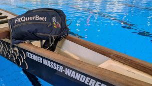 Der Laufrucksack war auch bei einem Drachenboot-Wettbewerb dabei. (Bild: Feuerwehr Ottenbüttel)
