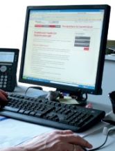 Sicherheitsgerechte Feuerwehrhäuser: Neue Online-Software der Feuerwehr-Unfallkassen Nord und Mitte hilft bei der Bauplanung